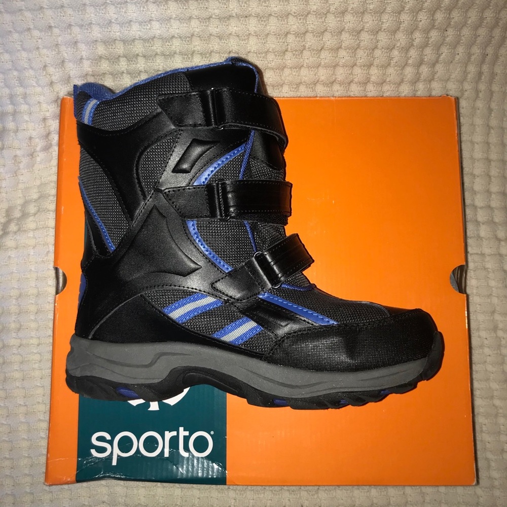 Snow boots for child